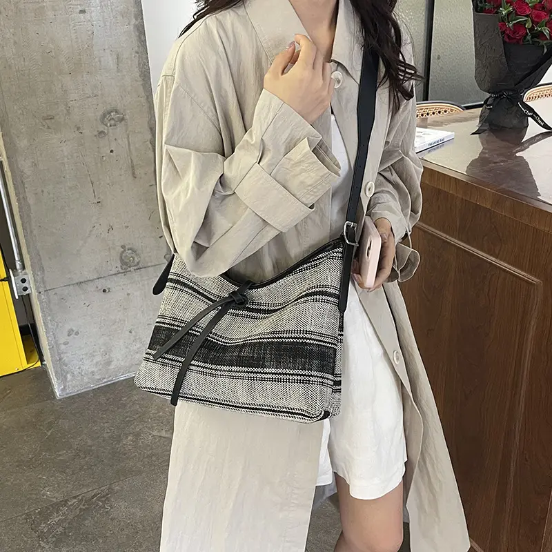 Large-Capacity Fashionable Striped Shoulder Crossbody Bag