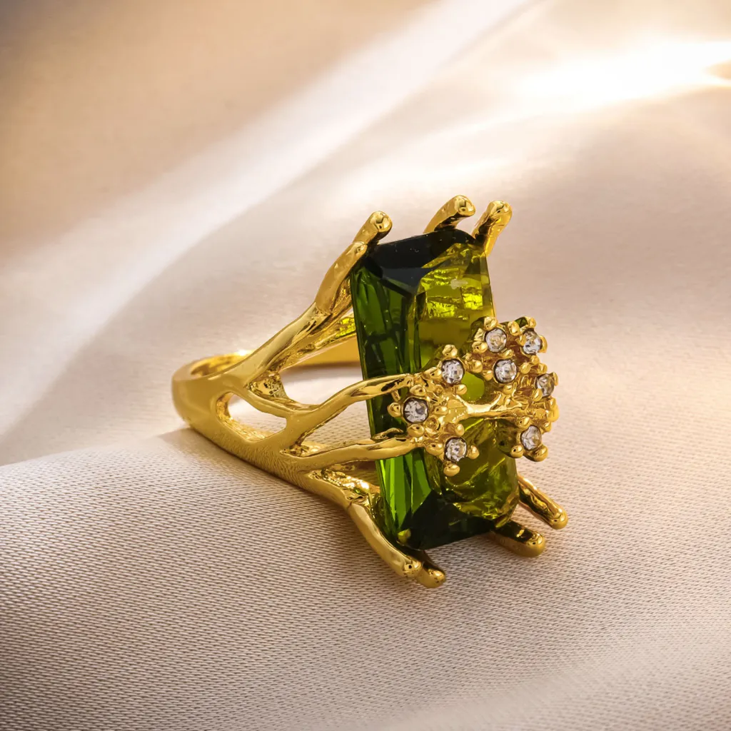 Lady's Inlaid Navy Blue Diamond Ring - Gold