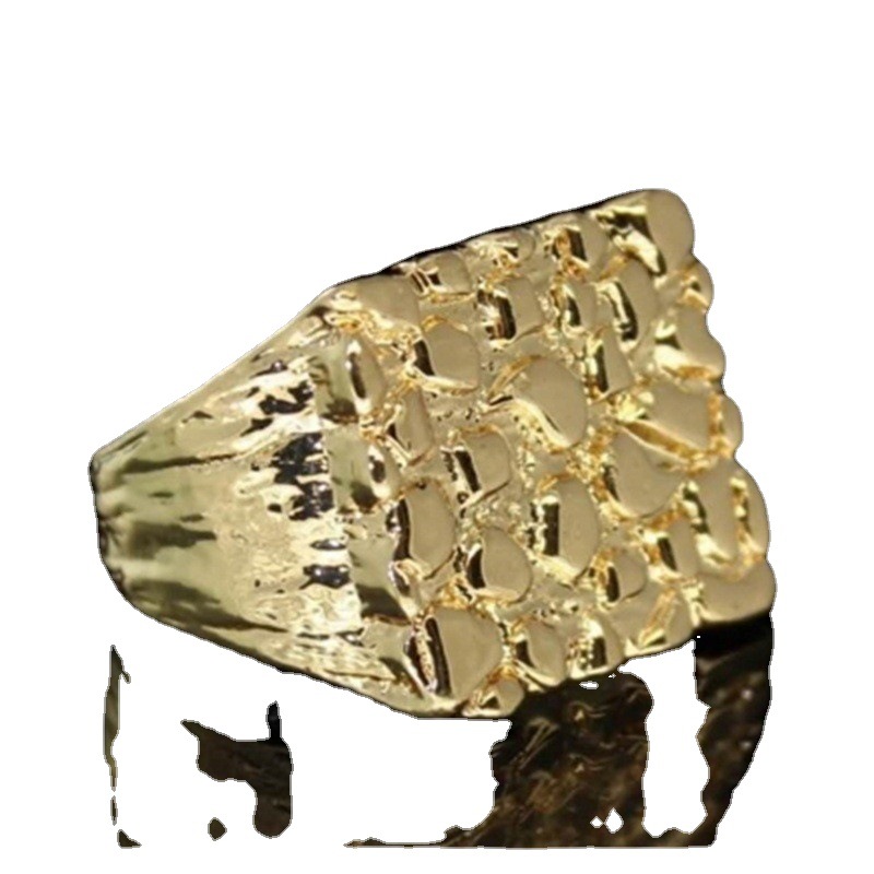 Gold Geometric Square Pattern Ring Temperament