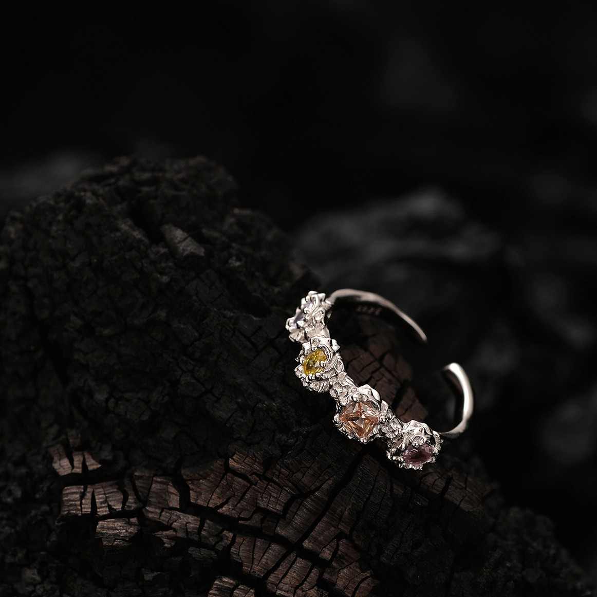 Fashion Niche Color Rhinestone Ring Women