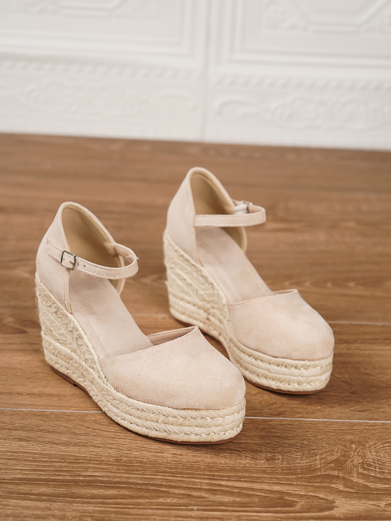 Straw Wedge Sandal Front View – Sarah Express
