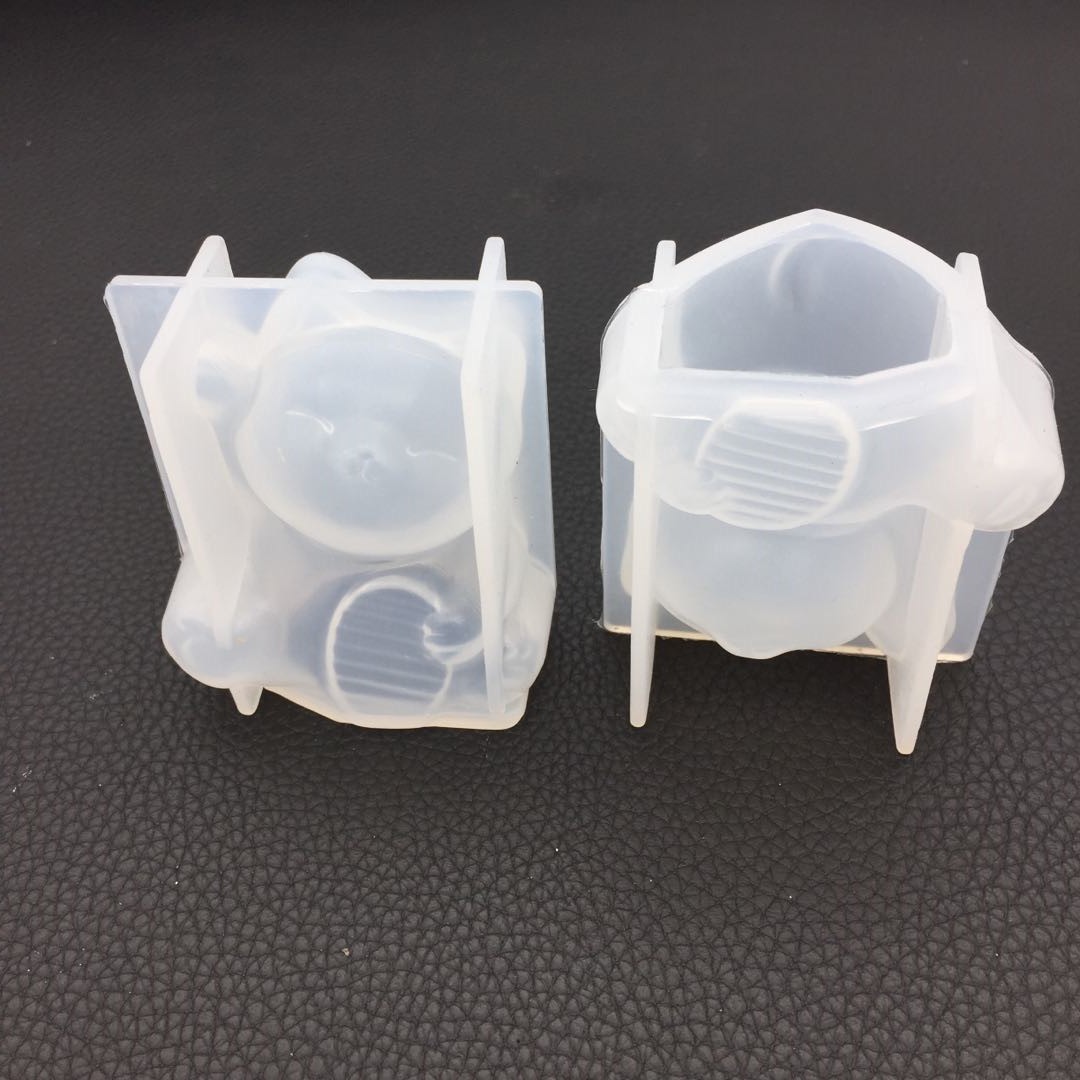 Title 5, Fortune Cat Mold