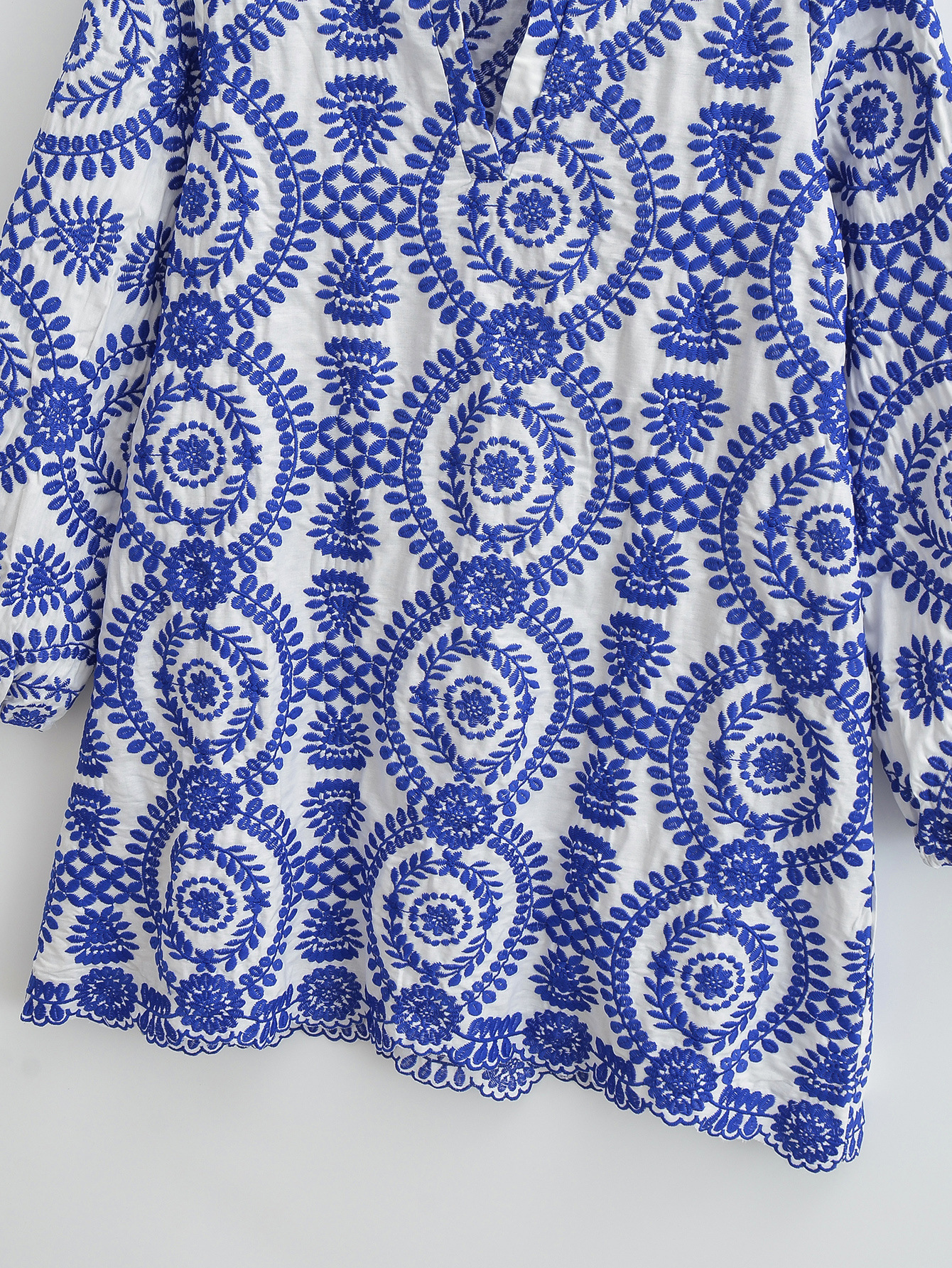 New Long Sleeve Loose Embroidery Dress