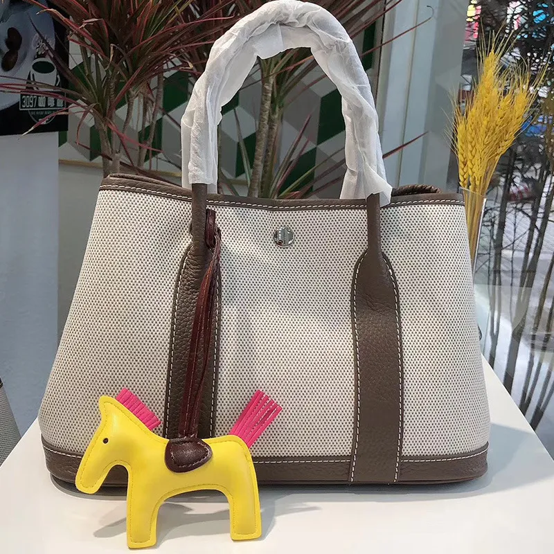 New Women's Bag Shoulder Crossbody Tote Bag Versatile Canvas Tote Bag Portable Shopping Bag Bucket Bag - Gray