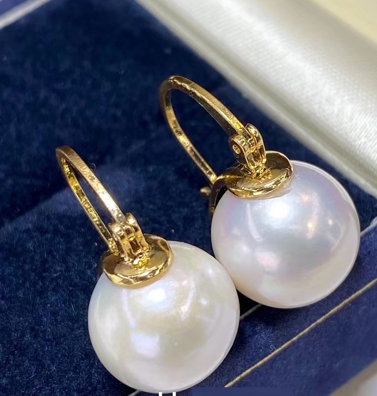 Unisex 18K Gilded Round Beads Freshwater Pearl Ear Studs