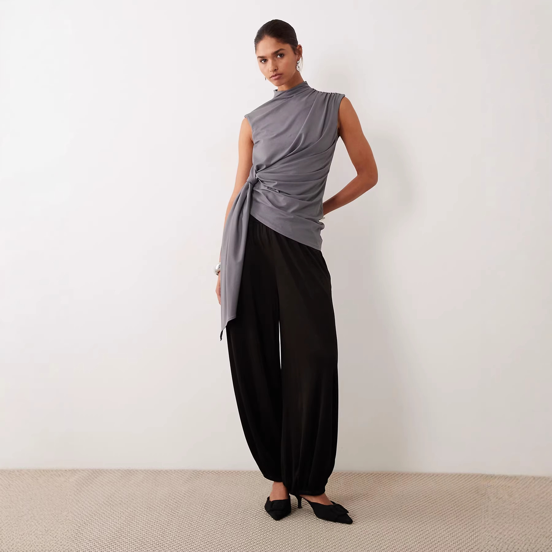 Sleek Stylish Stretchy Sleeveless Tank Top thumbnail 3