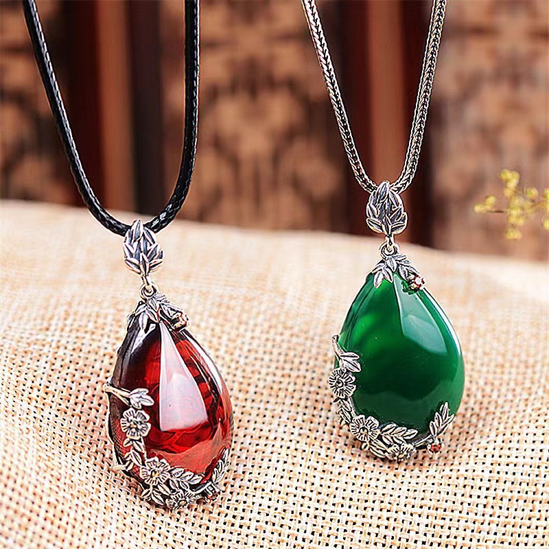 Black Red And Green Chalcedony Pendant Necklace Vintage Jewelry Piece