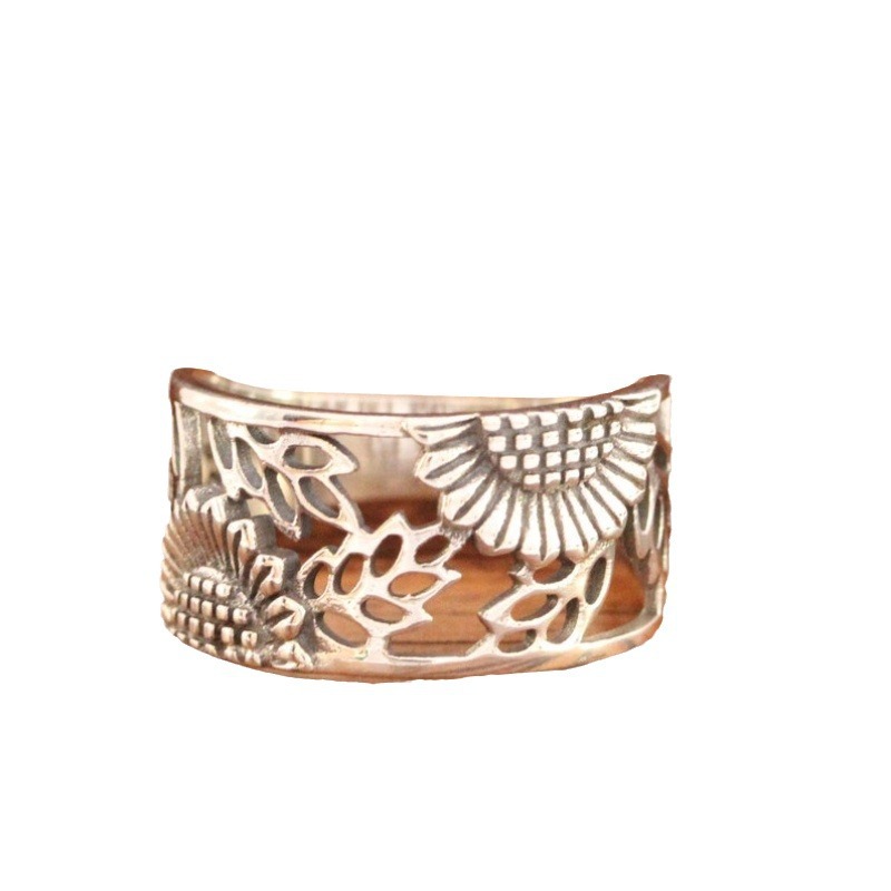 Retro Hollow Sunflower Thumb Ring