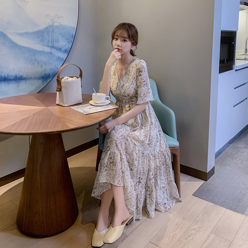 New Casual Slim-fit Flattering Bell Sleeve Festival Floral Dress Women