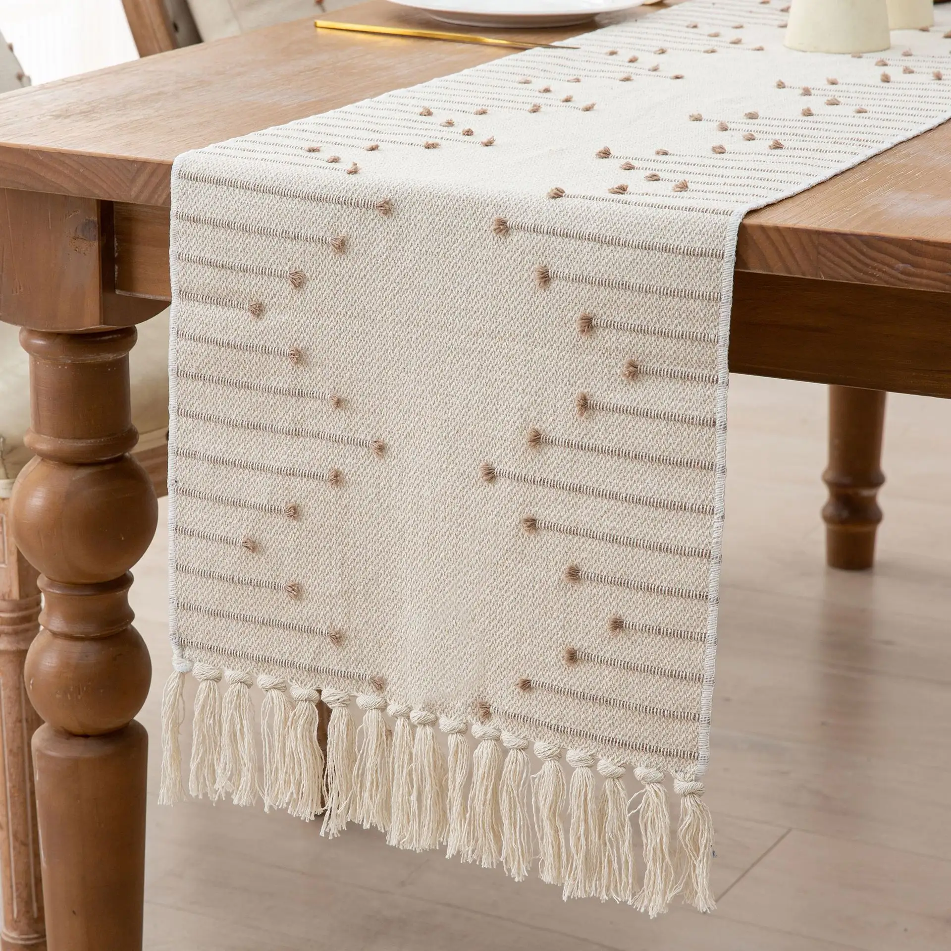 Polyester-cotton Jacquard Cut-out Floral Design Knotted Tassels