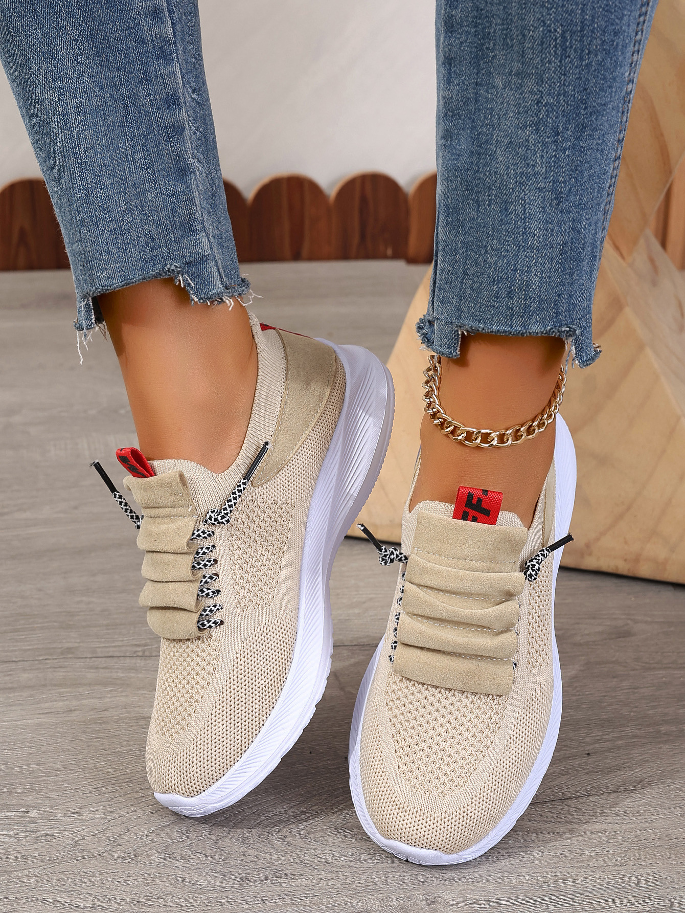 Non-Slip Round-Toe Casual Sneakers