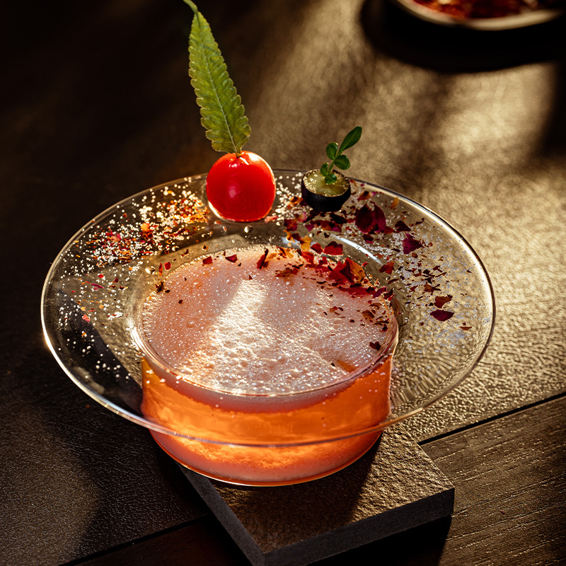 كأس كوكتيل بتصميم مبتكر وجذاب