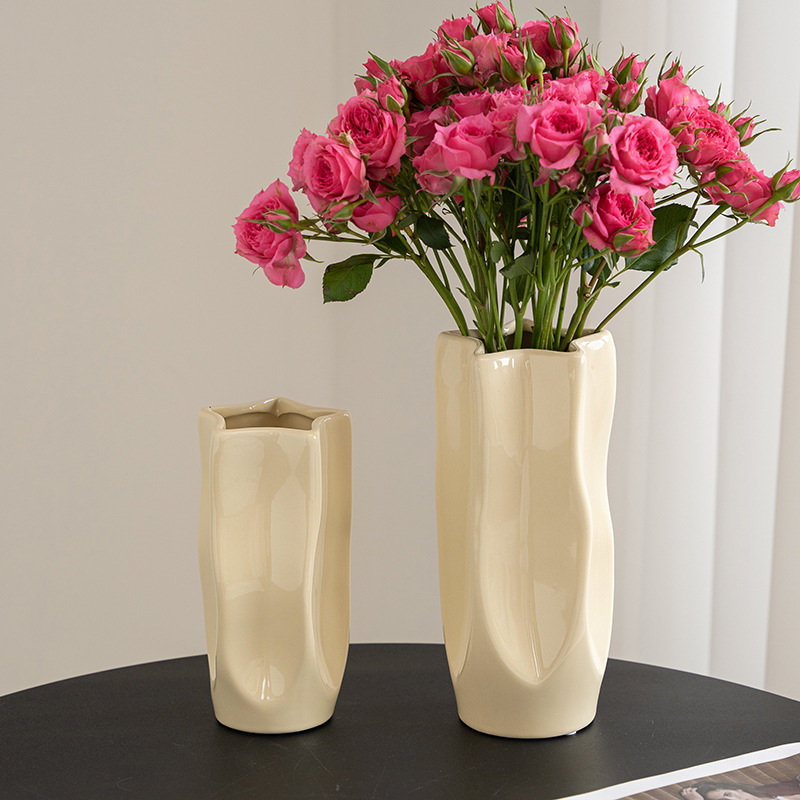 Retro French Cream-style Dining Table Vase