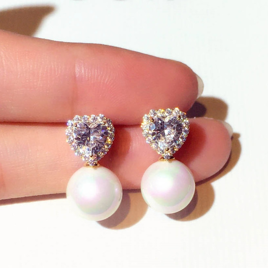 Women's Fashion Special-interest Pearl Stud Earrings