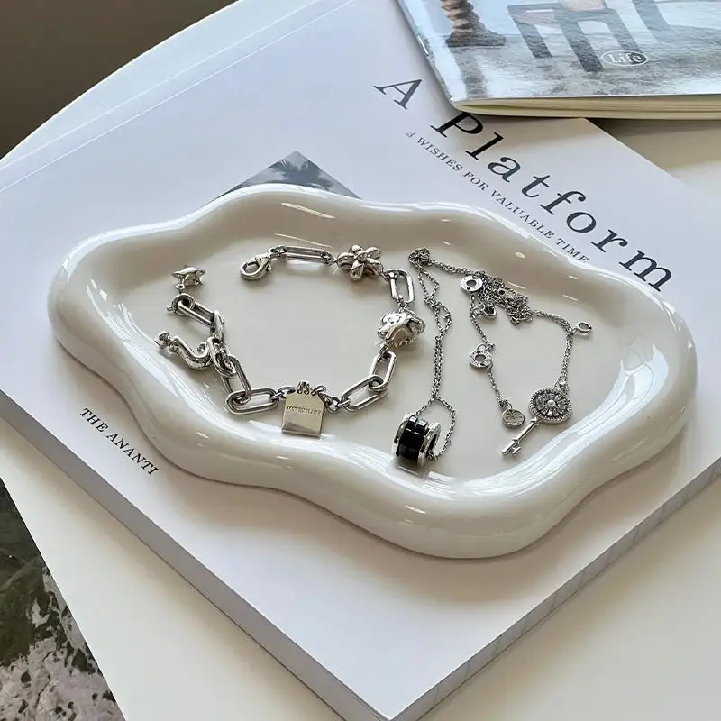 Single-Layer Light Luxury Cloud Ceramic Jewelry Storage