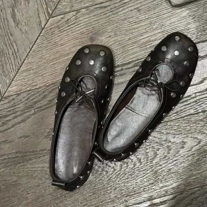 Women Fashionable Rivet Bow Ballet Flats