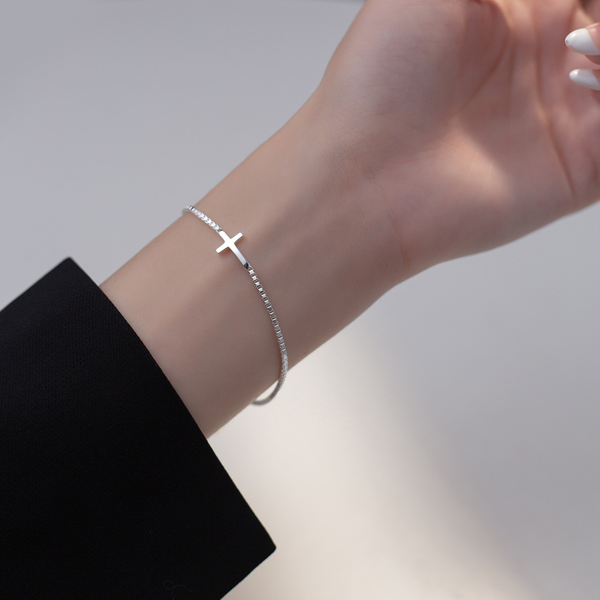 Love Lodge S925 Sterling Silver Curved Cross Bracelet