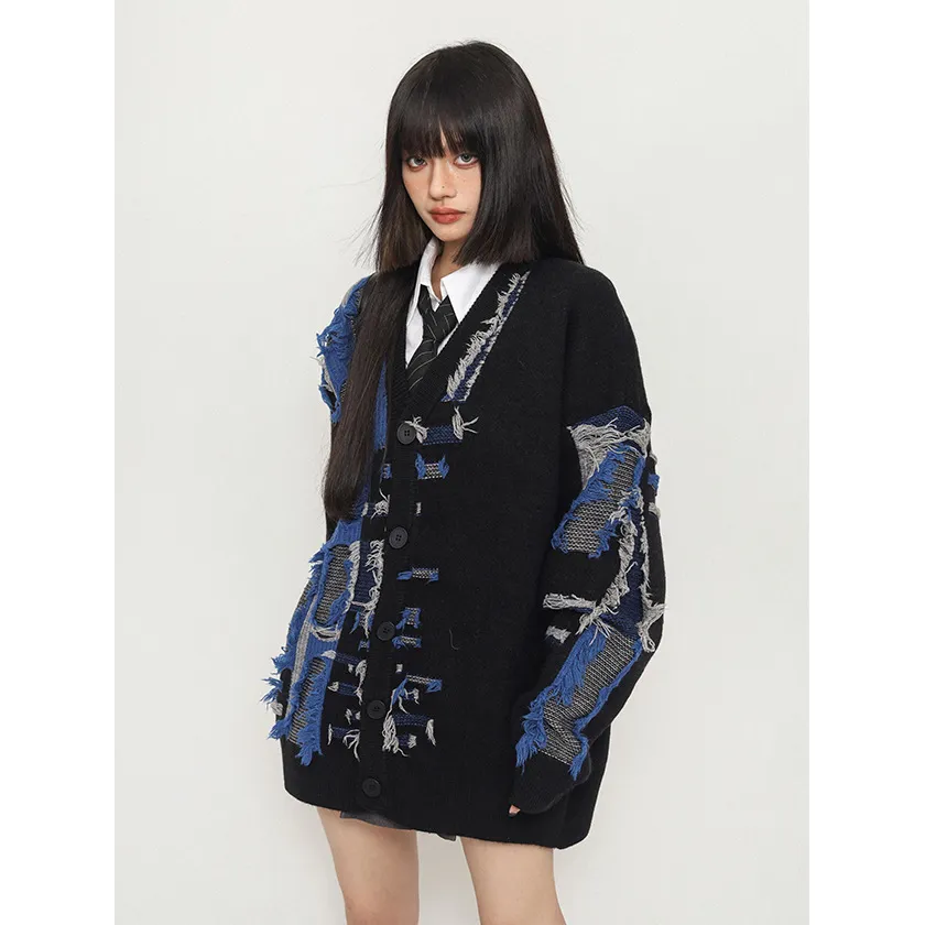 Retro Shabby Stitching Idle Style V-neck Cardigan Sweater - Black