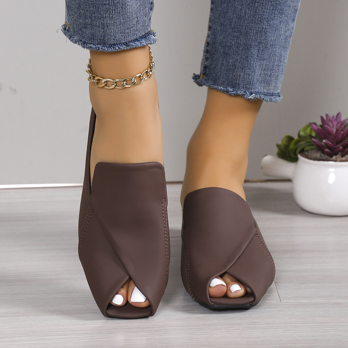 Square-Toe Mid-Heel Sandals