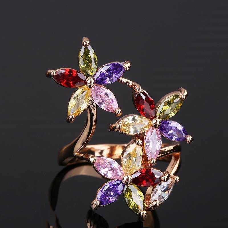 Ring Domineering Inlaid Color Elegant Crystal