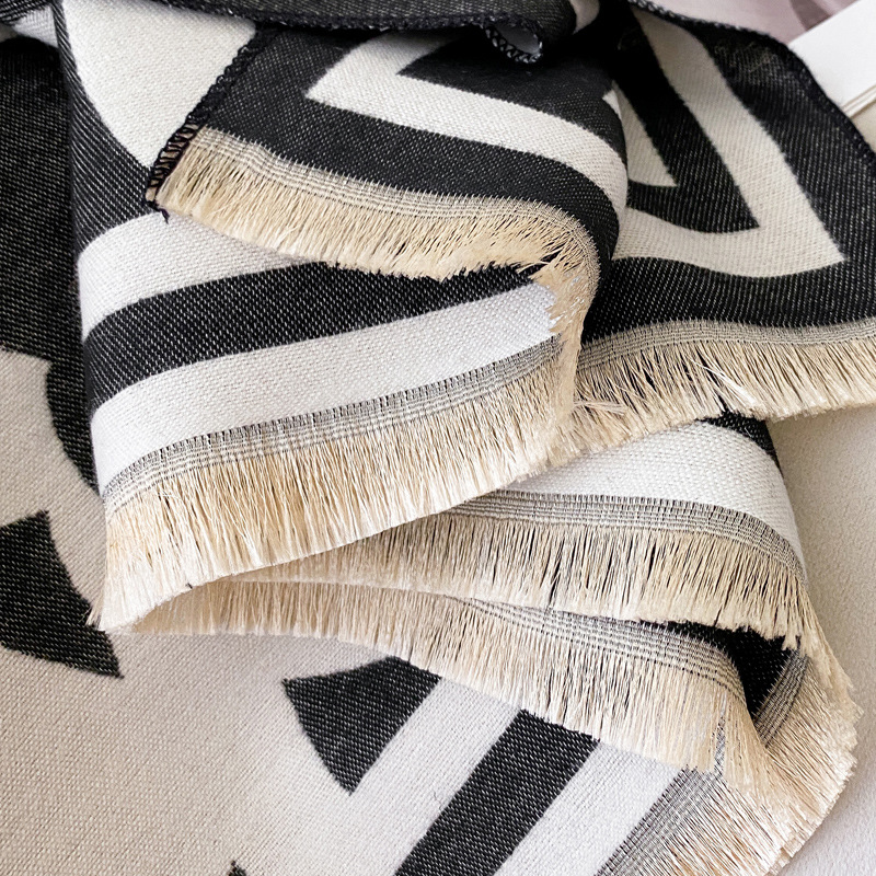 Air-conditioned Room Warm Scarf Versatile High-grade Mom Scarf - Image 7