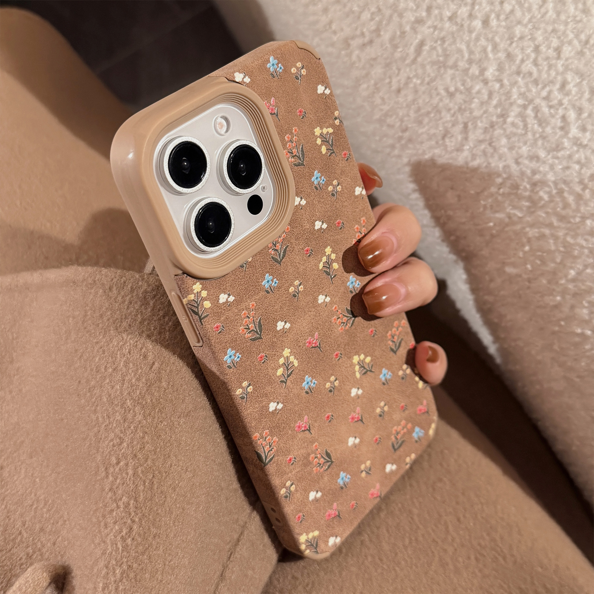 Soft Delicate Floral Phone Case With A Retro Autumnwinter Artistic Vibe