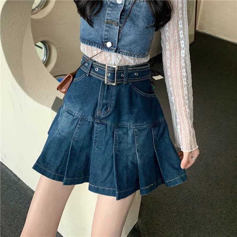 Plus-size High-waisted Figure-flattering A-line Pleated Skirt For Petite Women