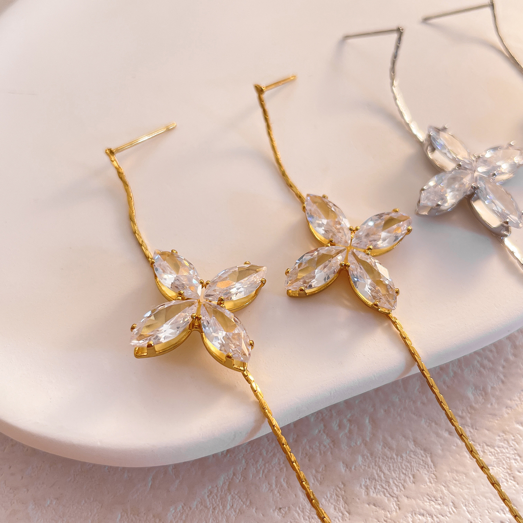 Super Long Chain Tassel Ear Studs Niche