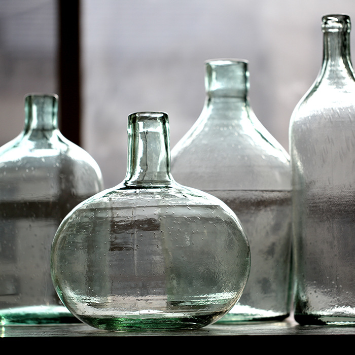 Retro Artisan Designed Decorative Glass Vase