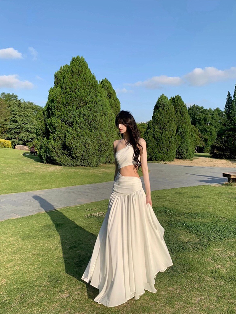 Niche Cold Feeling White Oblique Shoulder Waist-baring Dress Women