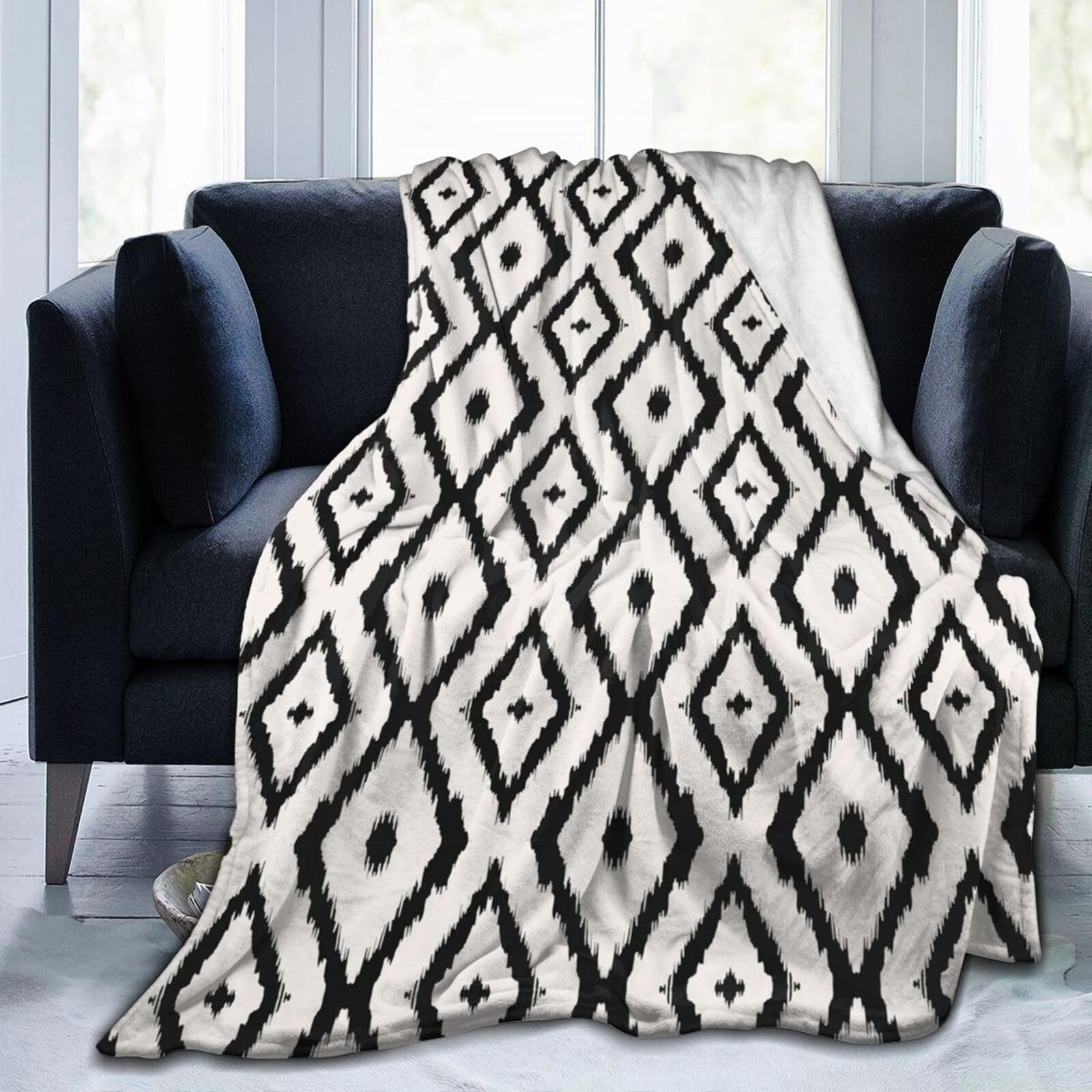 Bohemian-style Flannel Blanket For Cozy Bedding