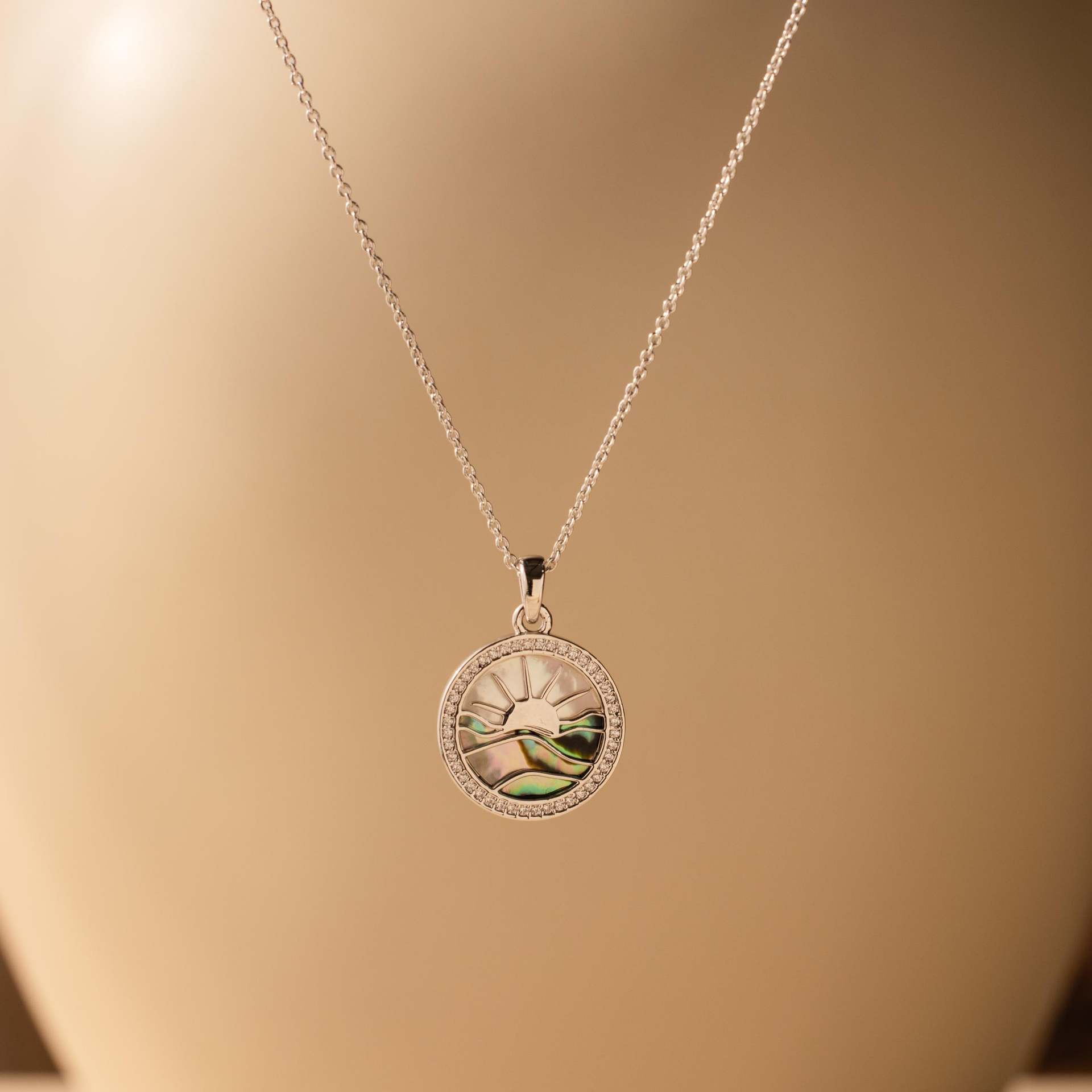 Sun Natural Shell Retro Style Fashion Simple Artsy Jewelry Necklace