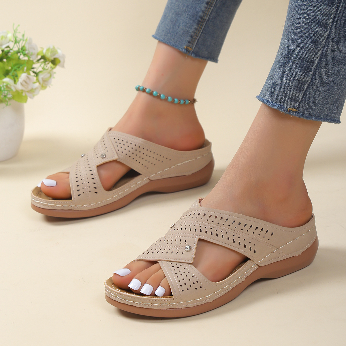 Title 5, Fashion Round Toe Hollow Sandals