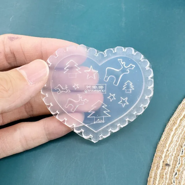 Silicone Non whitening Flower Cartoon Manicure Mold 013 Elk Christmas Tree - Shop at LoveMi