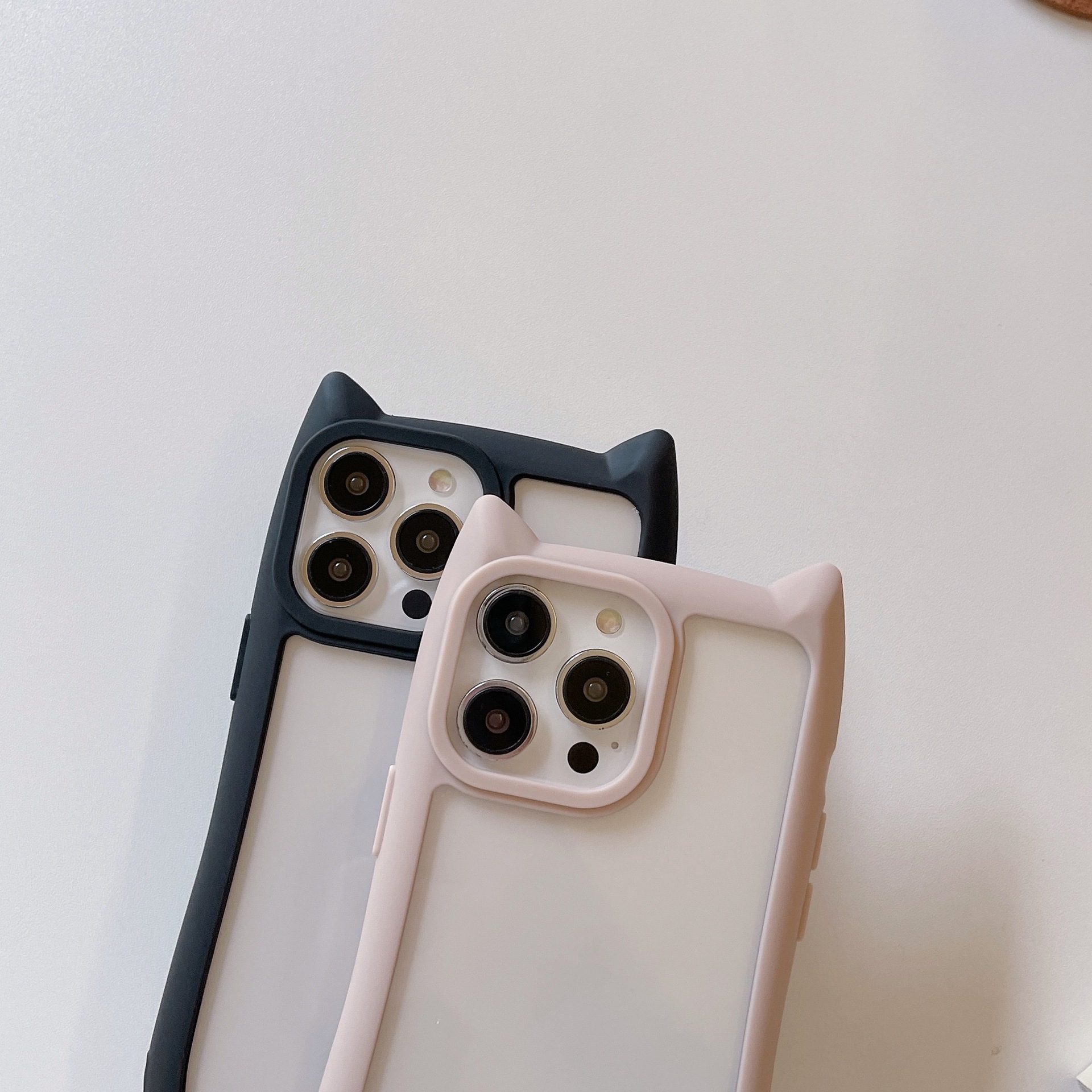Acrylic High Version Cat Ears Phone Case - Image 3