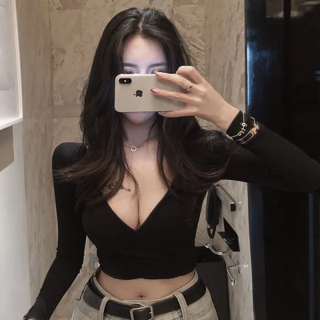 Back exposed Long sleeved T shirt Women's Autumn Sexy Skinny V neck Cropped Top Black - Shop at LoveMi