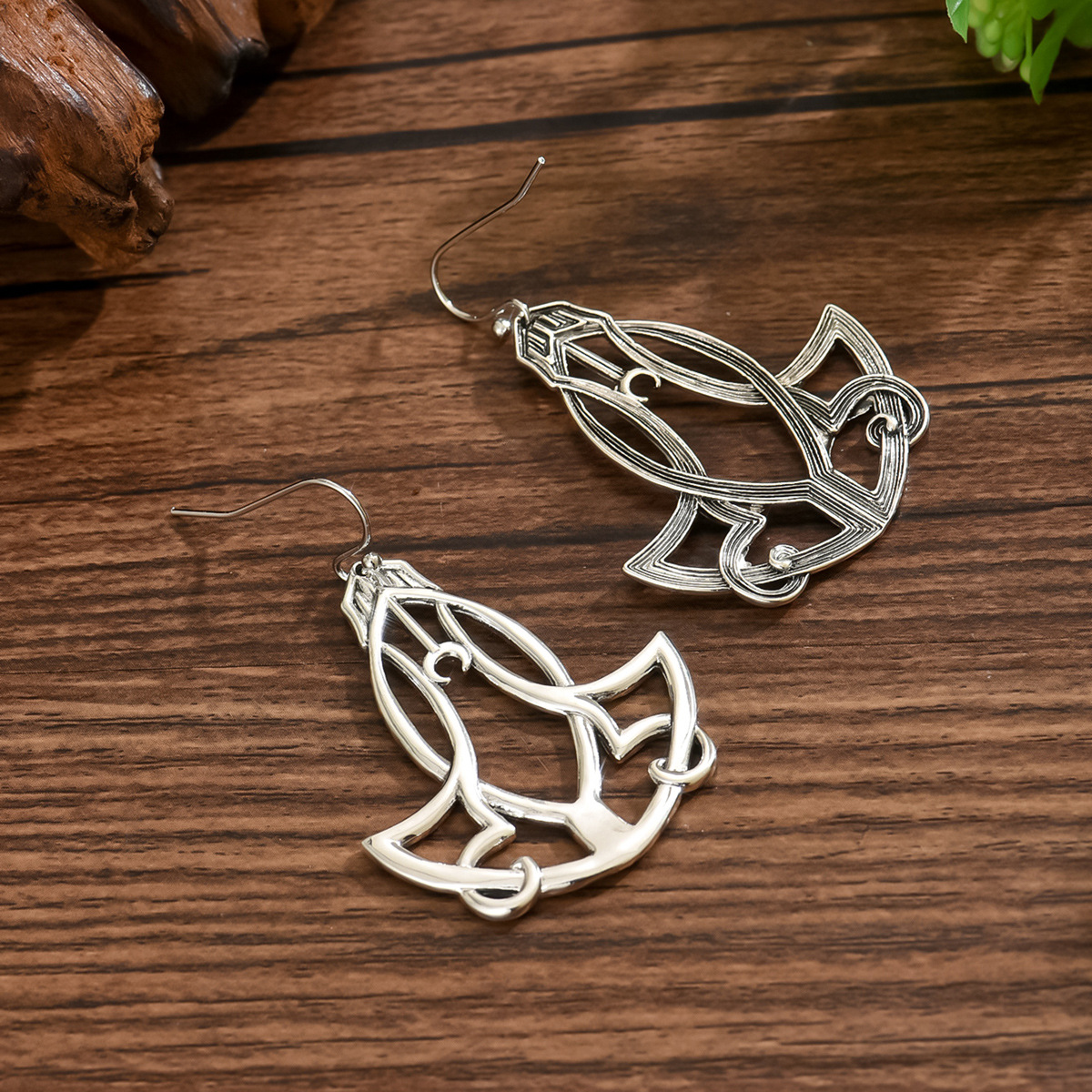 Womens Retro-Style Fashionable Creative Earrings