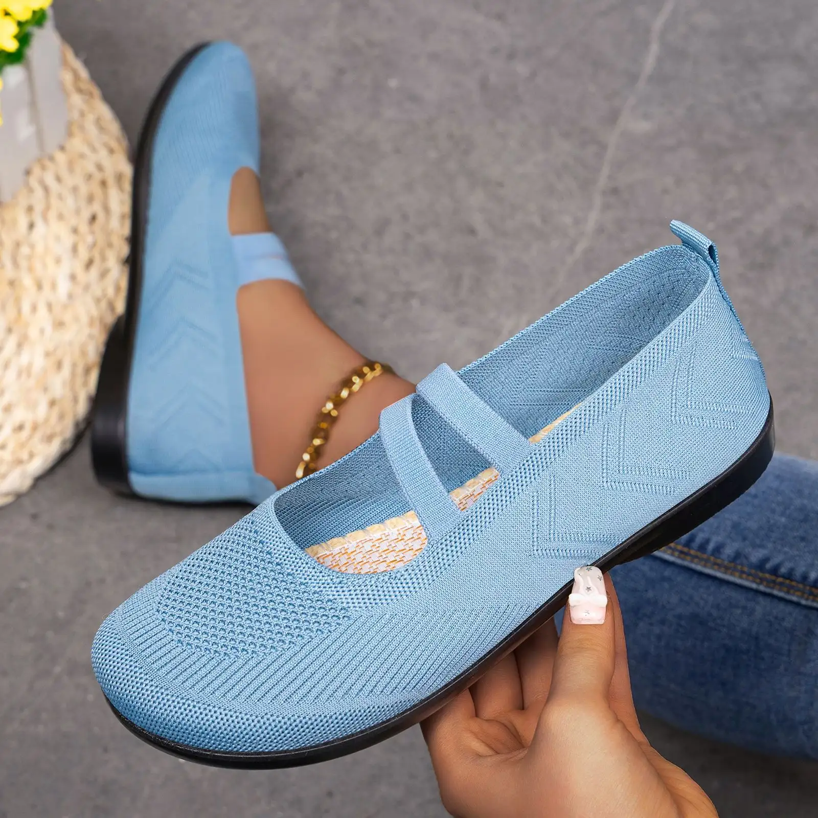 Womens Low-cut Slip-on Soft-soled Breathable Flyknit Shoes