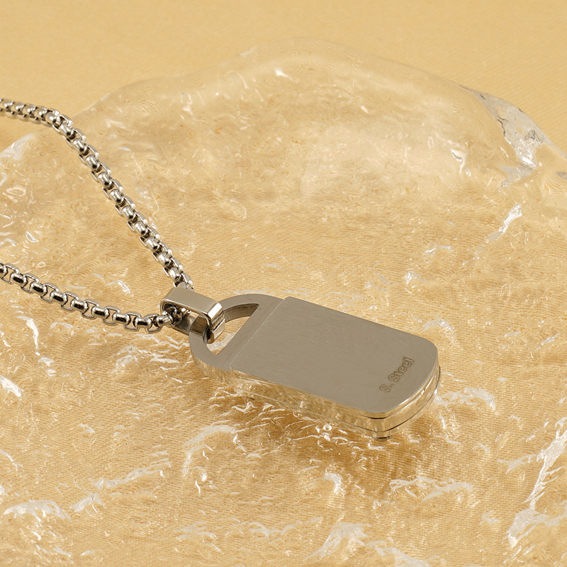 Non-fading Eight Awn Star Titanium Steel Necklace