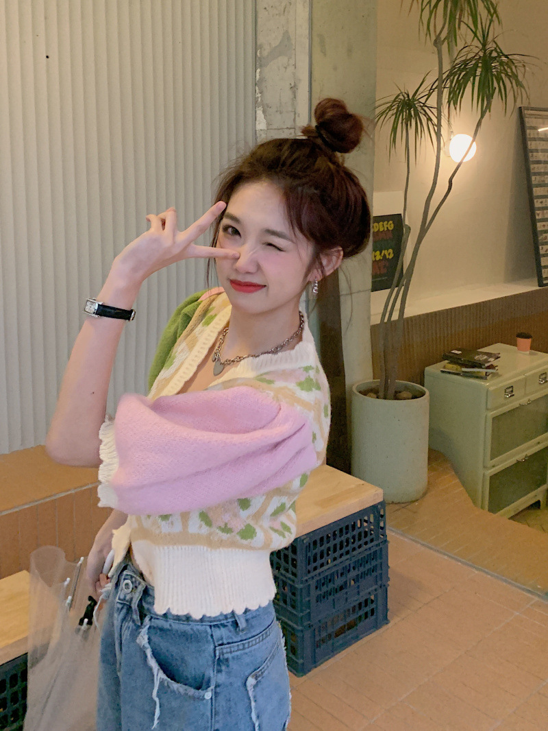 Design Sense Niche Chic V-neck Short Sleeve Knitted Ice Silk Cardigan