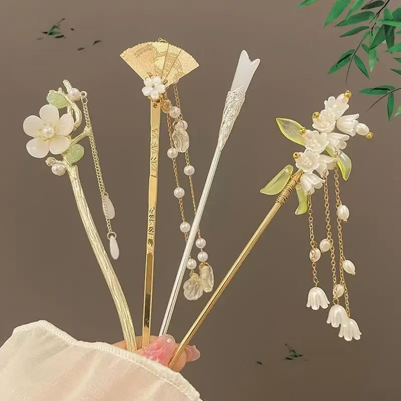 Vintage-style Floral Tassel Hairpin Sophisticated Design Versatile