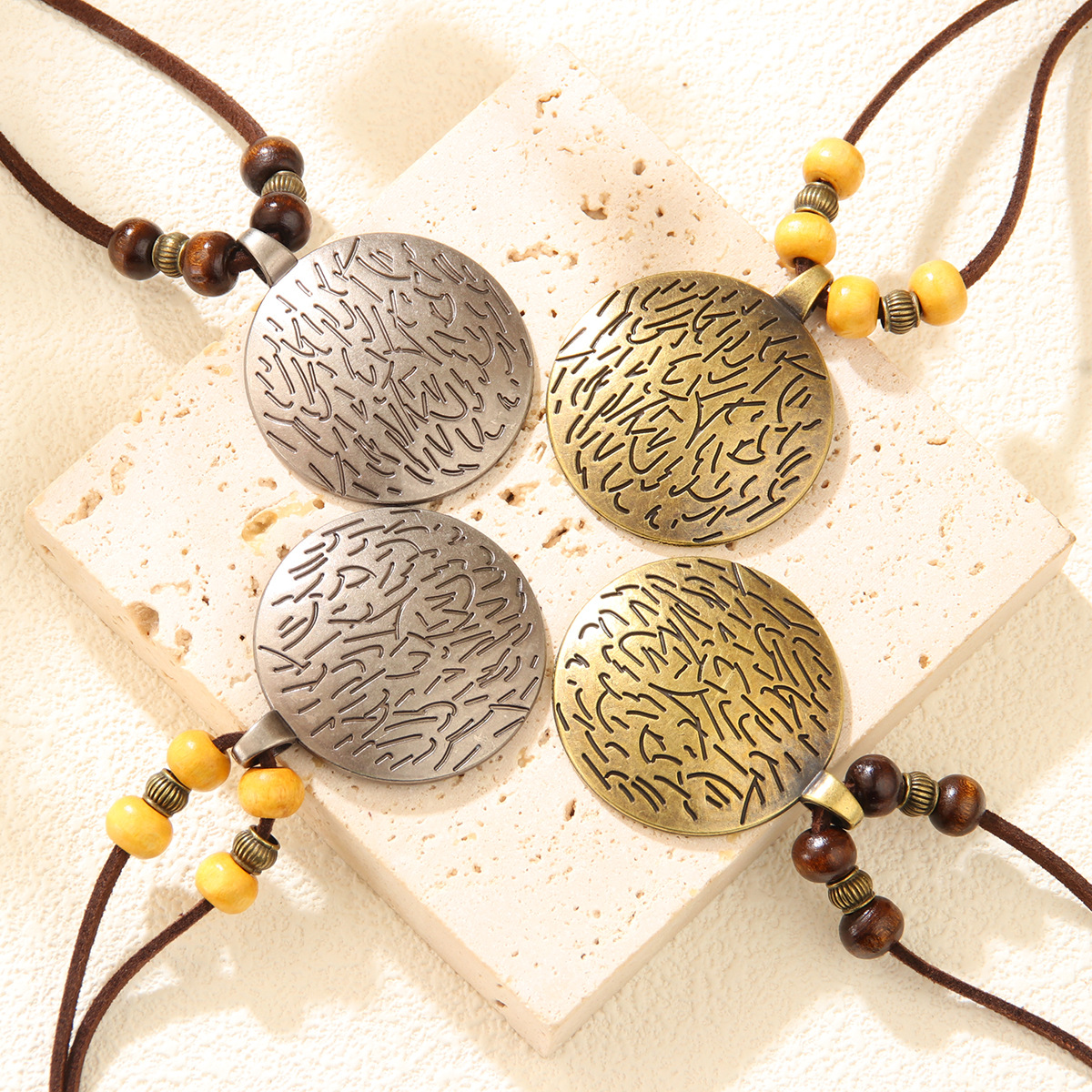 Cowhide String Pendant Vintage Round Necklace