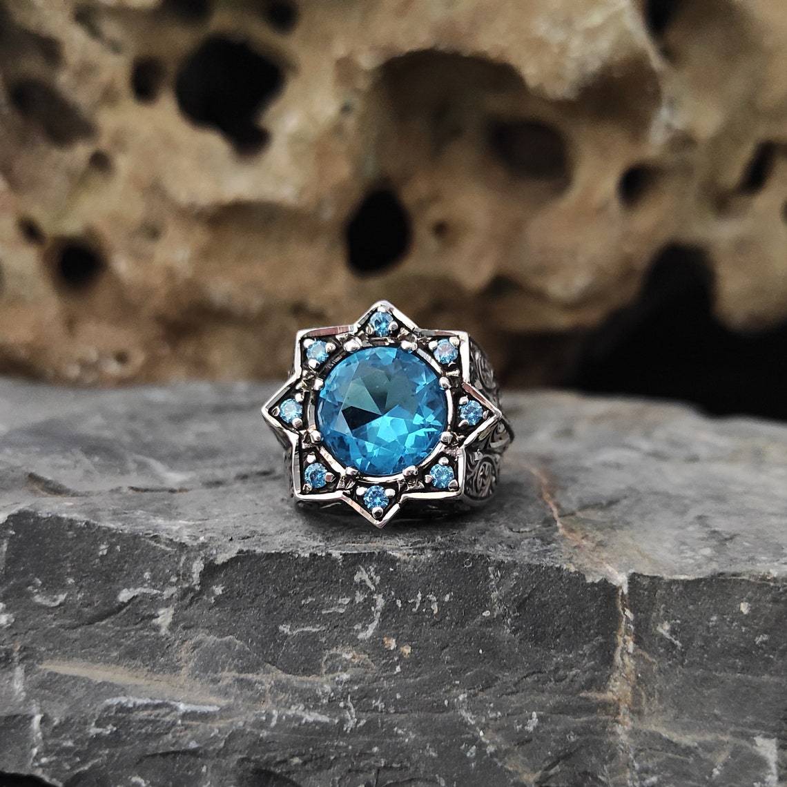 Title 5, Vintage Pattern Eight Star Round Sapphire Ring,...