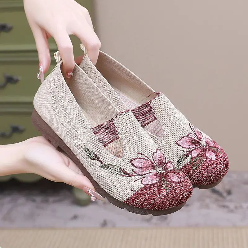 Women's Breathable Soft-soled Round-toe Embroidered Shoes