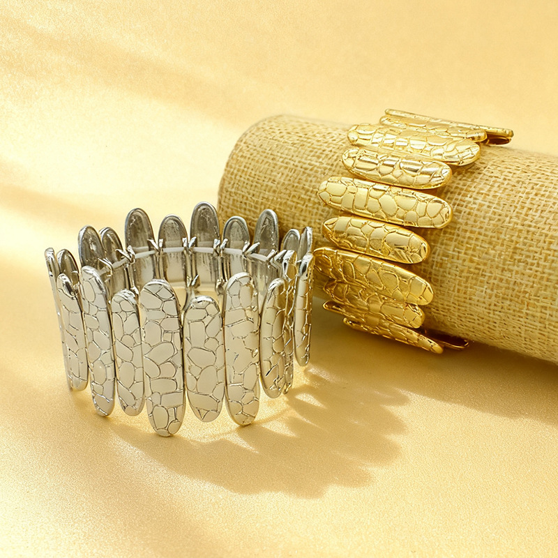 Asymmetric Vintage Alloy Bracelet