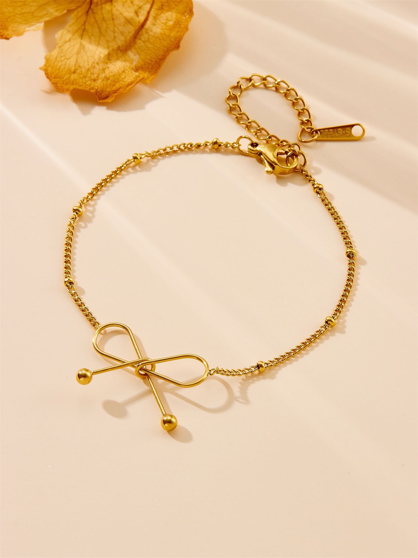 https://cf.cjdropshipping.com/quick/product/13951cdb-1f1c-4d94-815f-fc41eb4ed16e.jpg