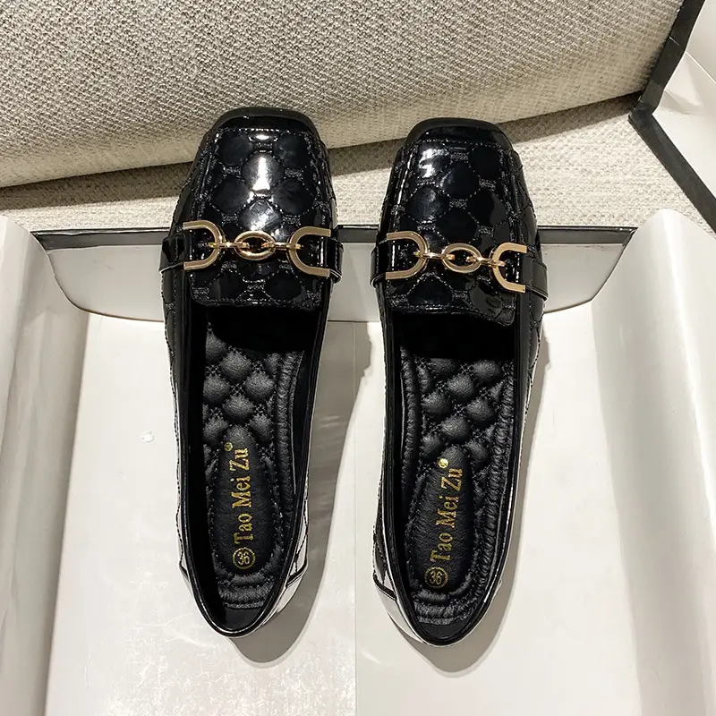 Womens Comfortable Leather Shoes With A Square Toe And Flat Sole