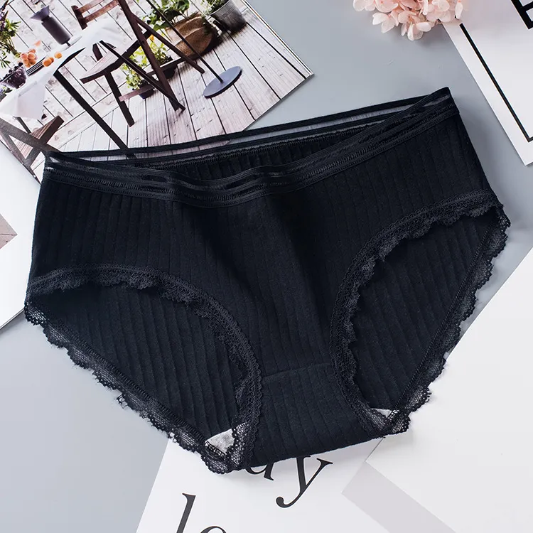 Women's Seamless Lace Hip Raise Mid Waist Briefs - Black