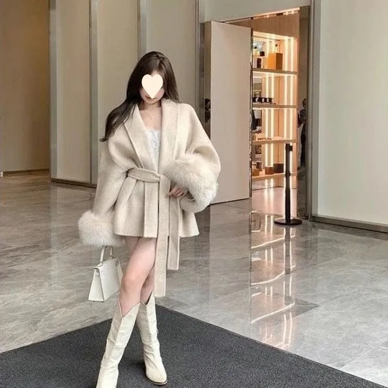 Lace-up Furry Sleeves Thin Hepburn Style Woolen Coat - Apricot