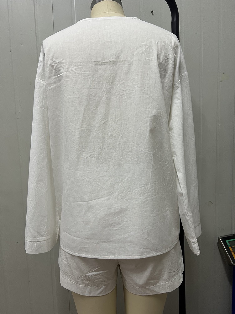 Women's cotton linen 2-piece set in black – long sleeve shirt and shorts casual style